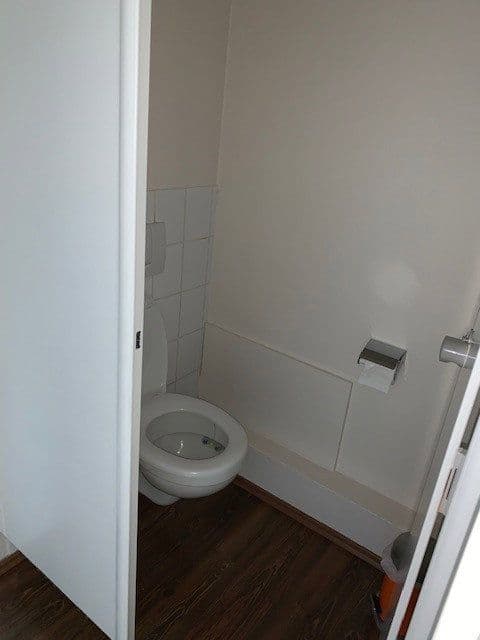 office to rent, 42 m², Oberbenrader Str. 51, Nordrhein-Westfalen - Krefeld, North Rhine-Westphalia office to rent, 42 m², Oberbenrader Str. 51, Nordrhein-Westfalen - Krefeld, North Rhine-Westphalia