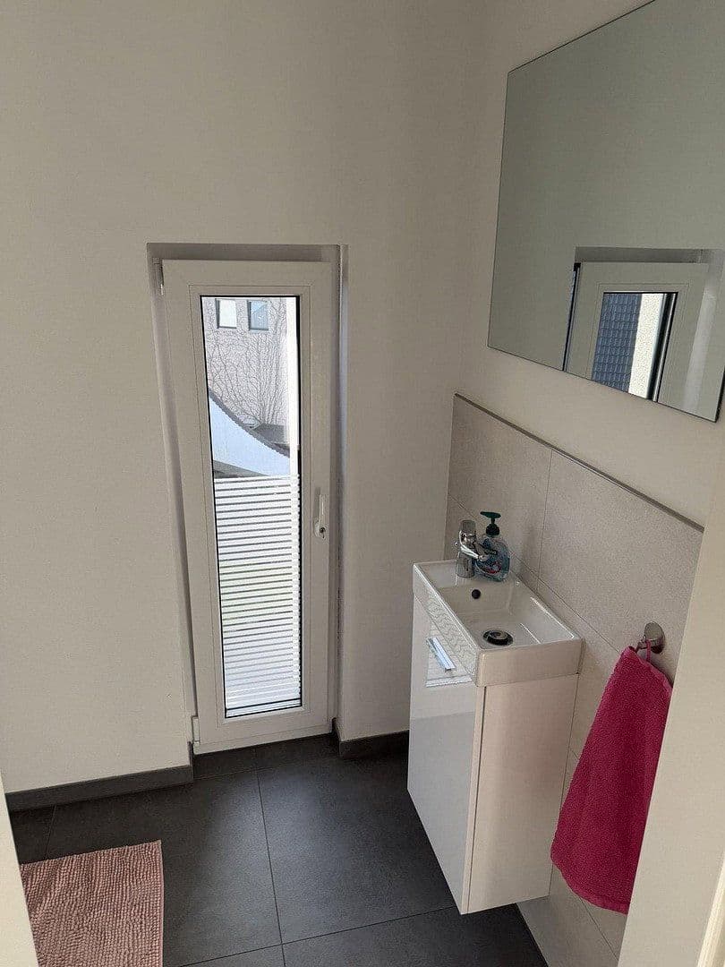 4 bedroom flat to rent, 135 m², Am Siefen 54, Solingen, North Rhine-Westphalia 4 bedroom flat to rent, 135 m², Am Siefen 54, Solingen, North Rhine-Westphalia