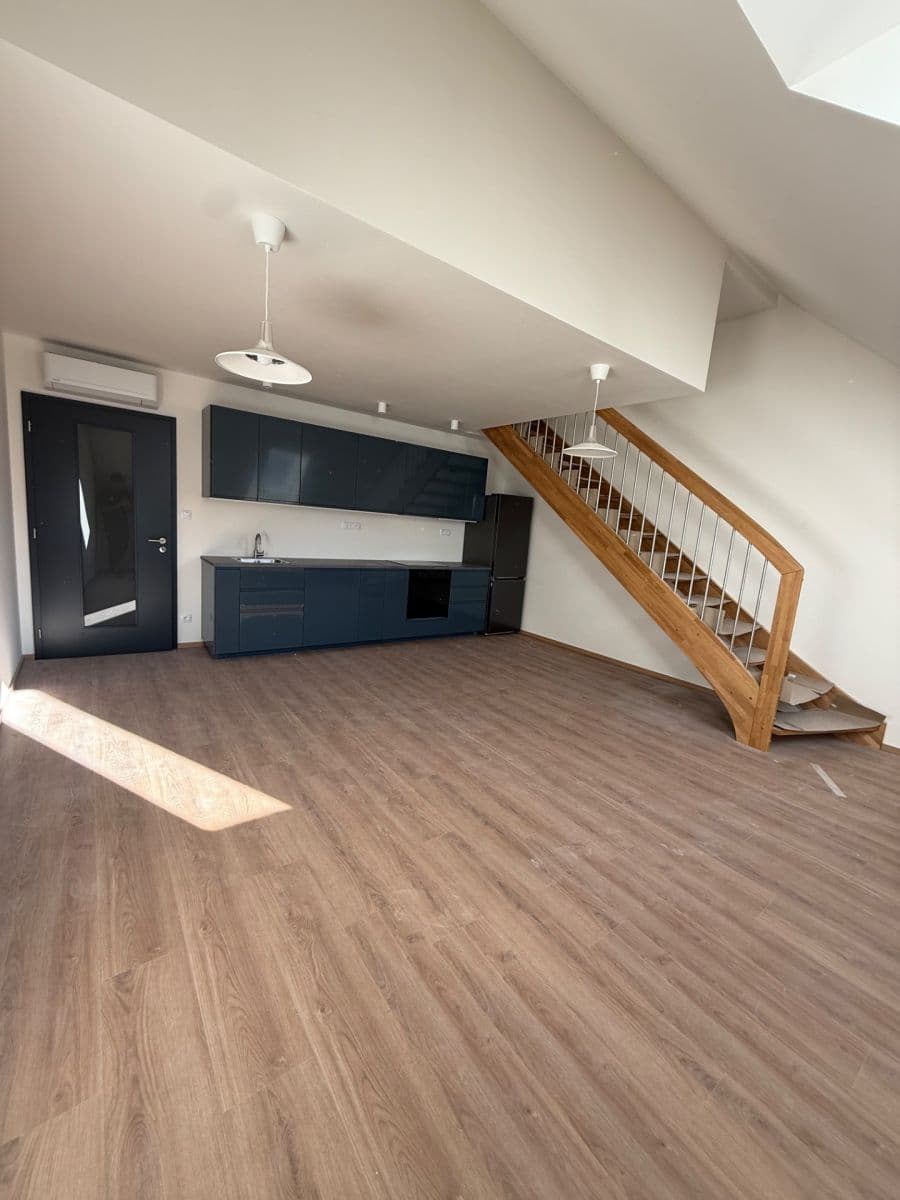 1 bedroom with open-plan kitchen flat to rent, 85 m², Chodská, Prague, Prague 1 bedroom with open-plan kitchen flat to rent, 85 m², Chodská, Prague, Prague