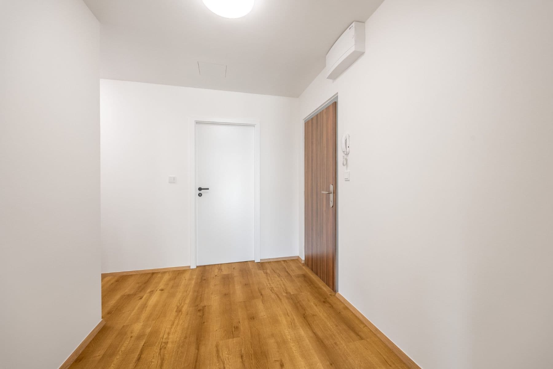 2 bedroom with open-plan kitchen flat for sale, 81 m², Borovanského, Prague, Prague 2 bedroom with open-plan kitchen flat for sale, 81 m², Borovanského, Prague, Prague