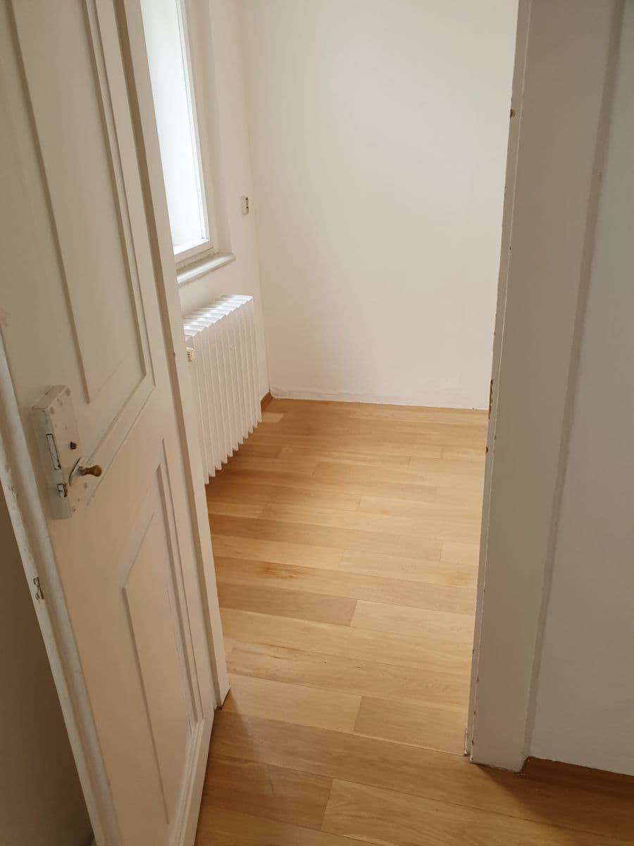 2 bedroom with open-plan kitchen flat to rent, 95 m², U Starého hřbitova, Prague, Prague 2 bedroom with open-plan kitchen flat to rent, 95 m², U Starého hřbitova, Prague, Prague