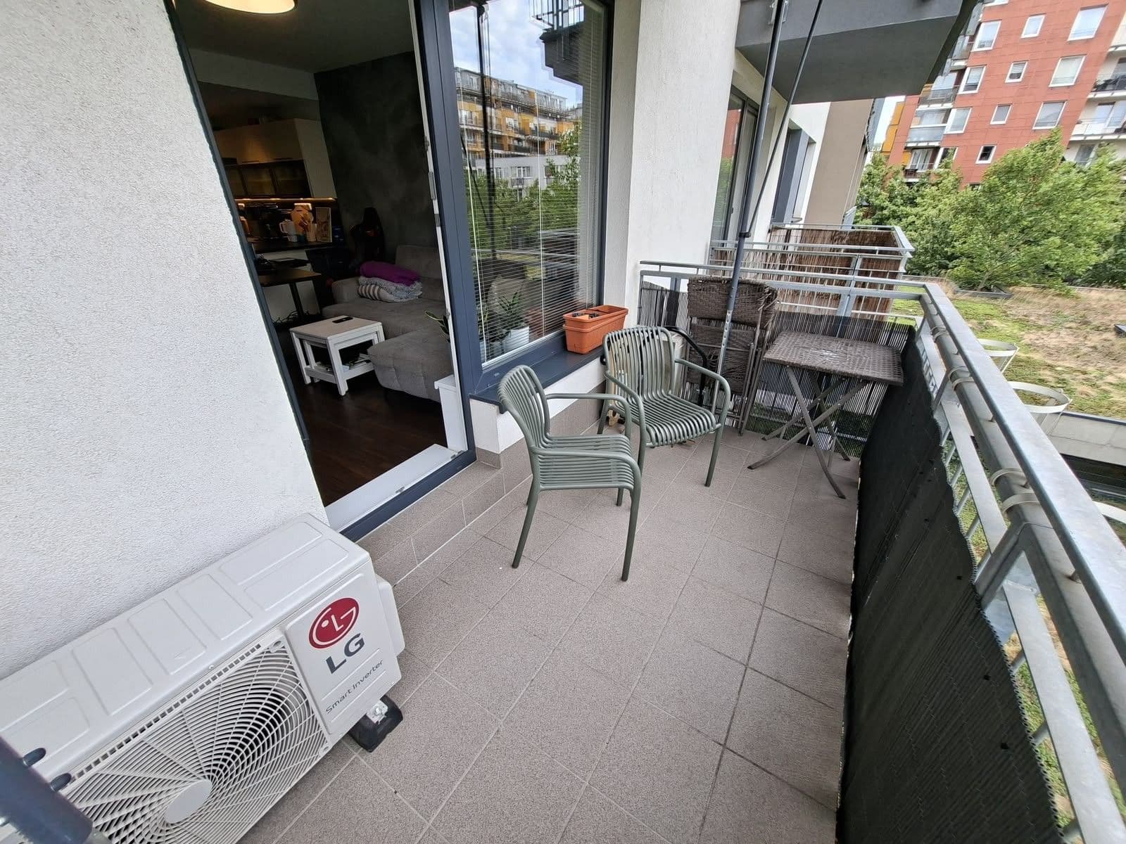 1 bedroom with open-plan kitchen flat to rent, 55 m², Pod Harfou, Prague, Prague 1 bedroom with open-plan kitchen flat to rent, 55 m², Pod Harfou, Prague, Prague