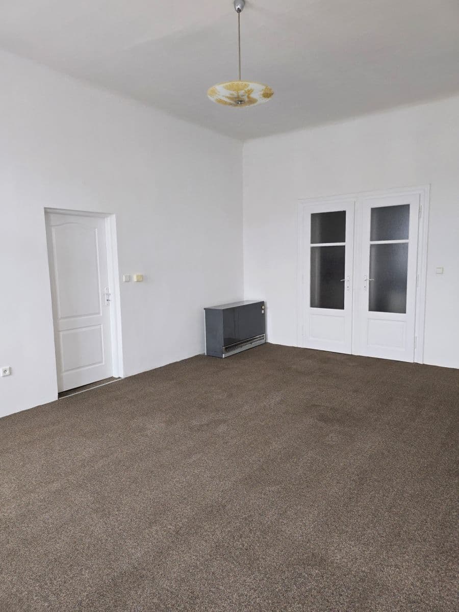 2 bedroom flat to rent, 75 m², Komenského náměstí, Jičín, Královéhradecký Region 2 bedroom flat to rent, 75 m², Komenského náměstí, Jičín, Královéhradecký Region