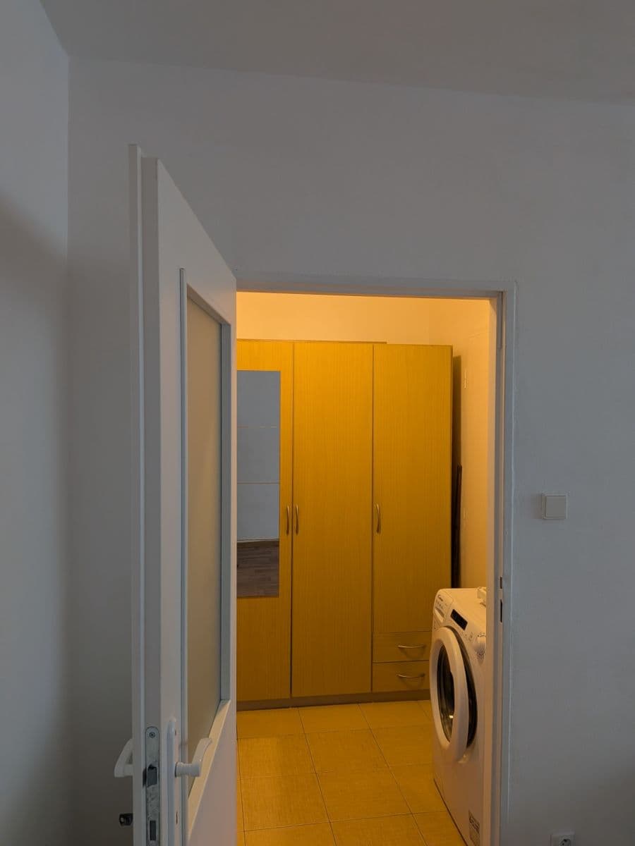 Studio flat to rent, 28 m², Bělčická, Prague, Prague Studio flat to rent, 28 m², Bělčická, Prague, Prague