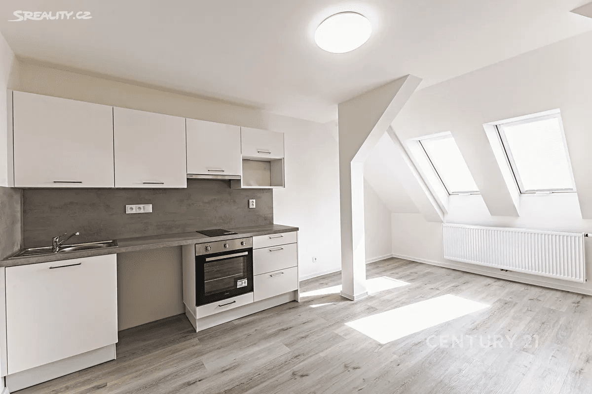1 bedroom with open-plan kitchen flat to rent, 33 m², Humna, Kladno, Středočeský Region 1 bedroom with open-plan kitchen flat to rent, 33 m², Humna, Kladno, Středočeský Region