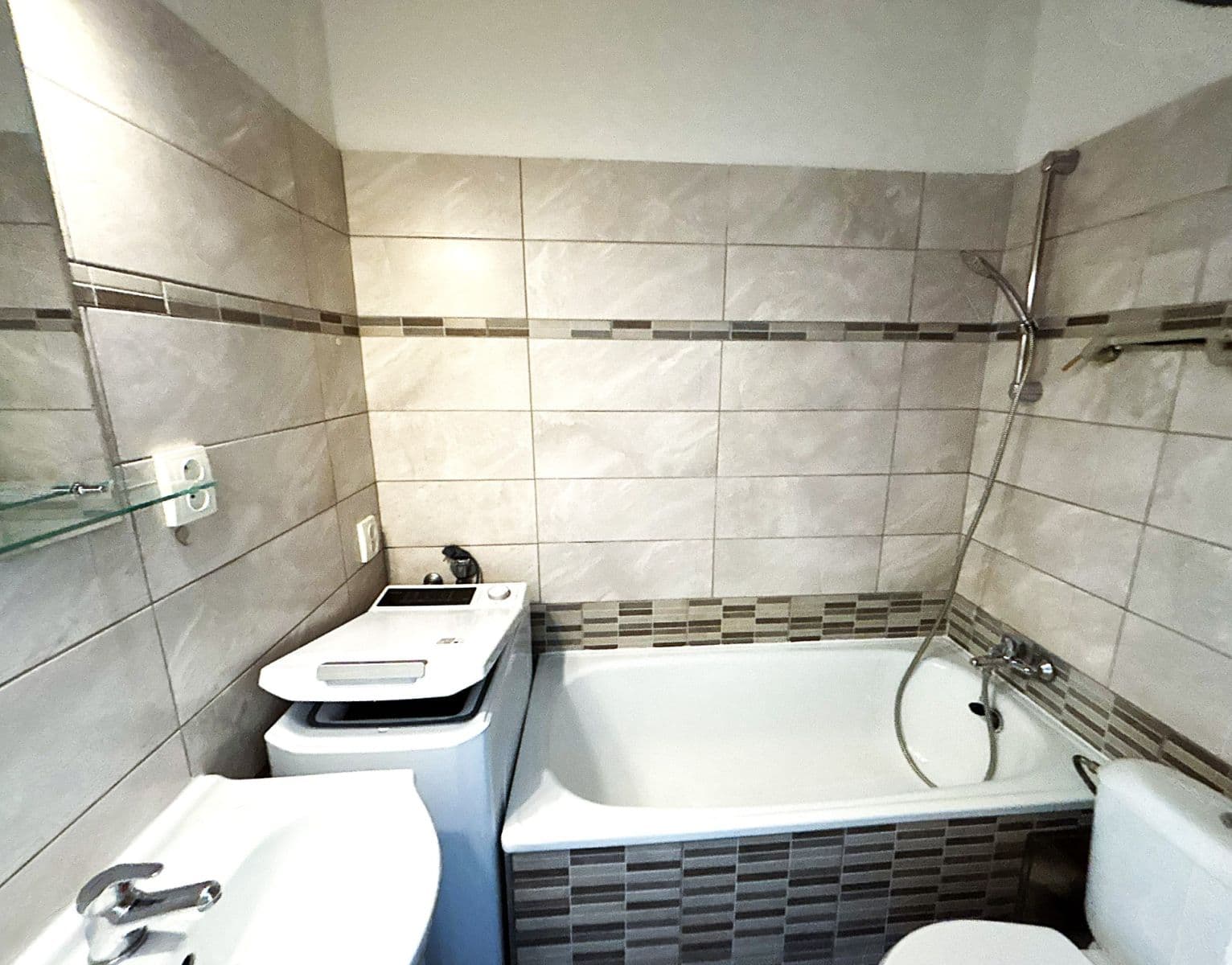 1 bedroom flat to rent, 40 m², Pernerova, Prague, Prague 1 bedroom flat to rent, 40 m², Pernerova, Prague, Prague