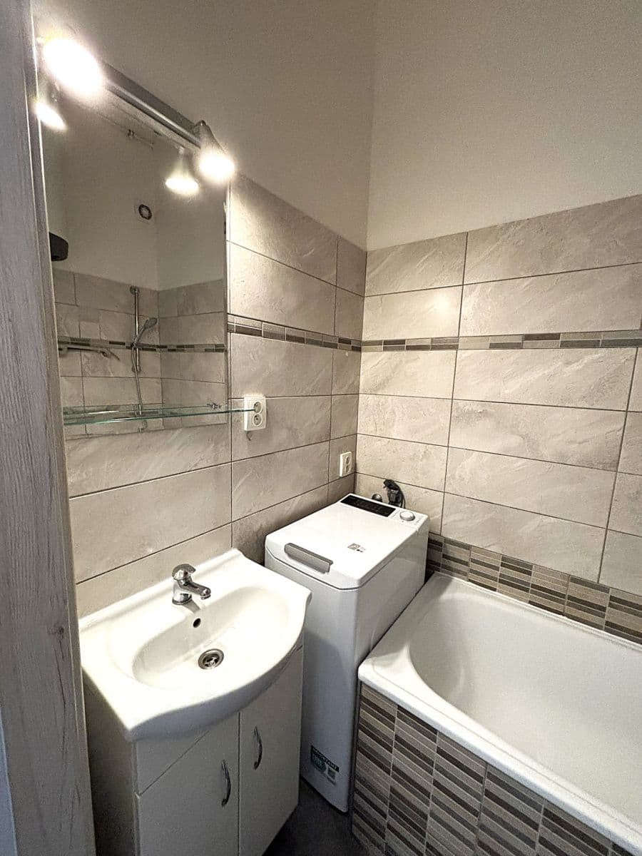 1 bedroom flat to rent, 40 m², Pernerova, Prague, Prague 1 bedroom flat to rent, 40 m², Pernerova, Prague, Prague
