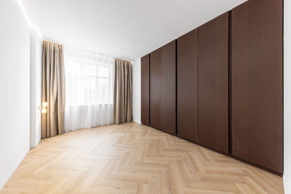 1 bedroom with open-plan kitchen flat for sale, 60 m², Jeseniova, Prague, Prague 1 bedroom with open-plan kitchen flat for sale, 60 m², Jeseniova, Prague, Prague