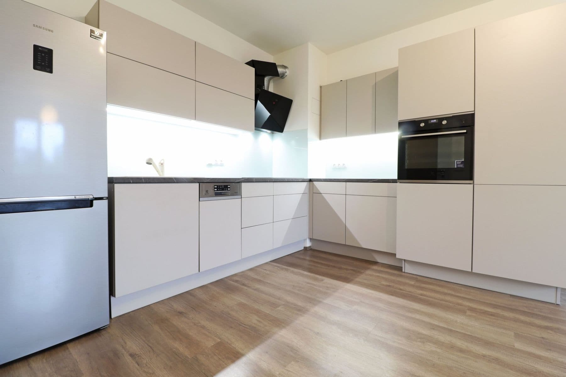 1 bedroom with open-plan kitchen flat to rent, 53 m², Svatošových, Prague, Prague 1 bedroom with open-plan kitchen flat to rent, 53 m², Svatošových, Prague, Prague
