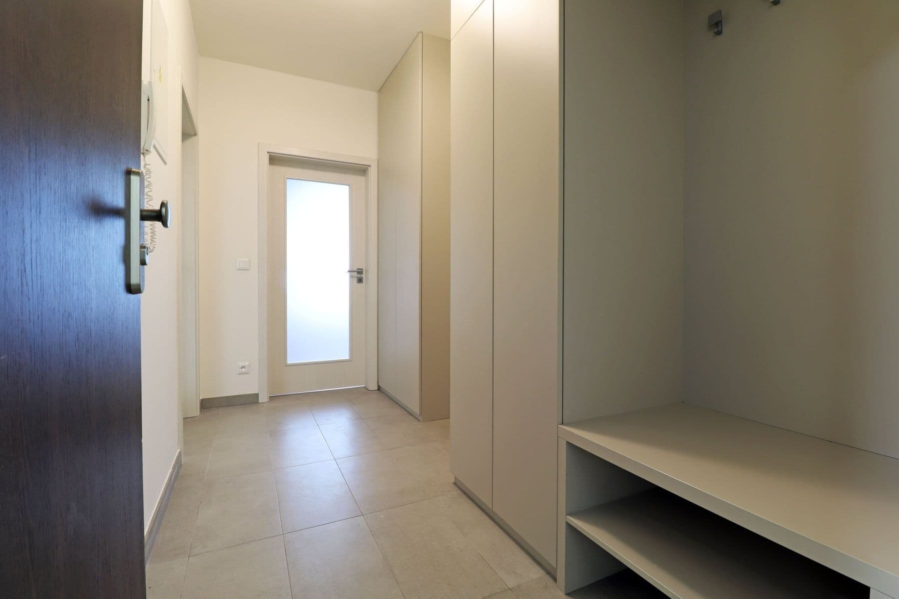 1 bedroom with open-plan kitchen flat to rent, 53 m², Svatošových, Prague, Prague 1 bedroom with open-plan kitchen flat to rent, 53 m², Svatošových, Prague, Prague