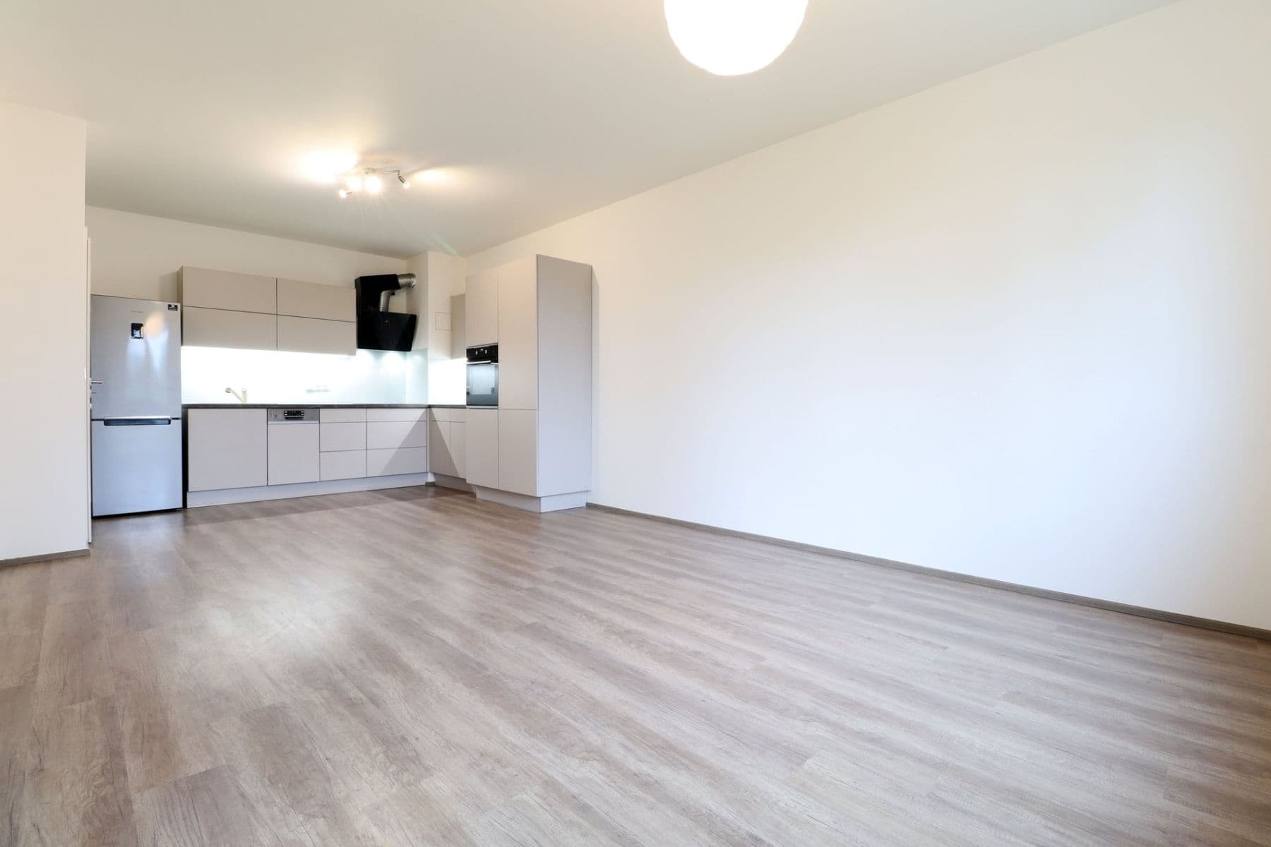 1 bedroom with open-plan kitchen flat to rent, 53 m², Svatošových, Prague, Prague 1 bedroom with open-plan kitchen flat to rent, 53 m², Svatošových, Prague, Prague