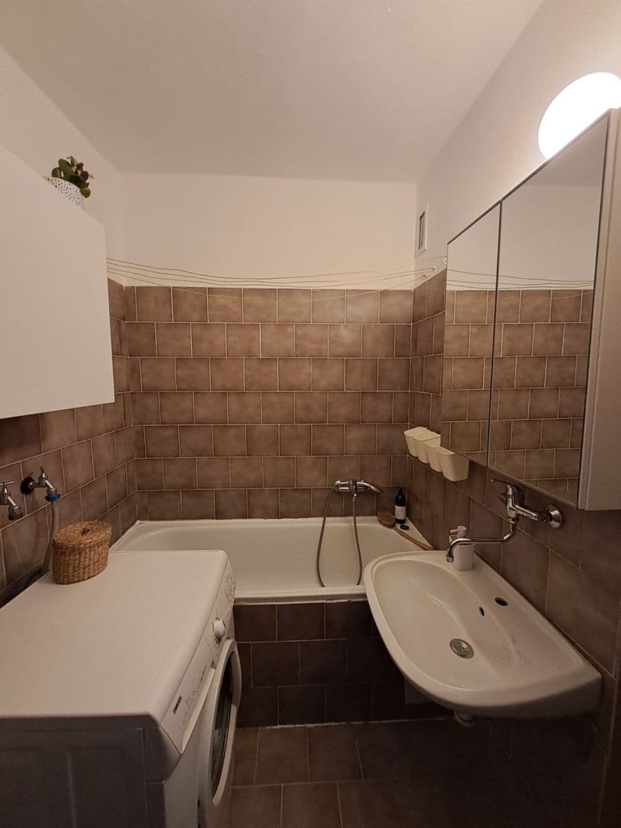 3 bedroom flat to rent, 72 m², Na Stárce, Prague, Prague 3 bedroom flat to rent, 72 m², Na Stárce, Prague, Prague
