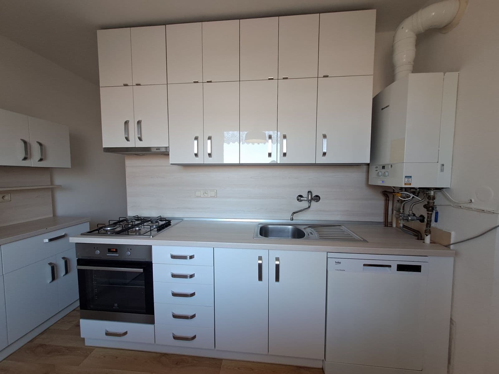 3 bedroom flat to rent, 72 m², Na Stárce, Prague, Prague 3 bedroom flat to rent, 72 m², Na Stárce, Prague, Prague