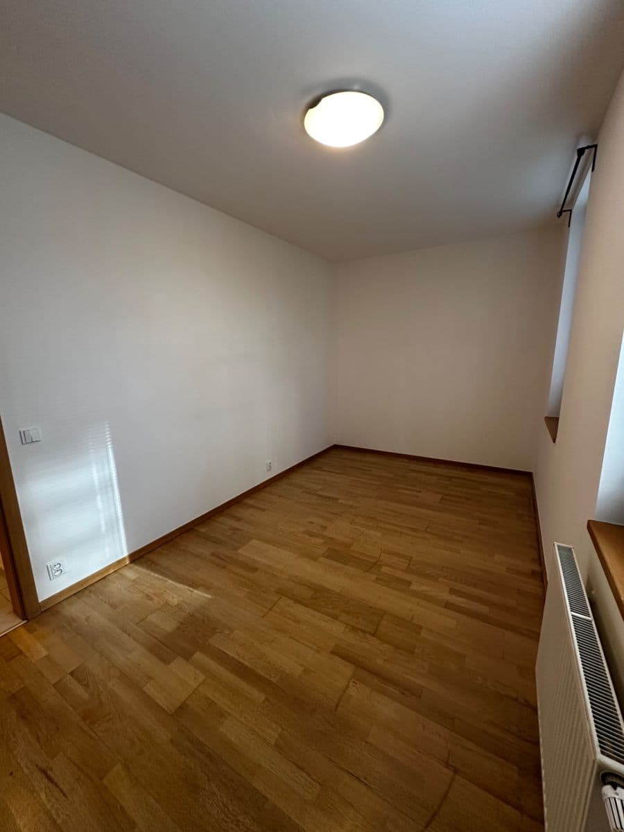 1 bedroom with open-plan kitchen flat to rent, 66 m², Valečovská, Prague, Prague 1 bedroom with open-plan kitchen flat to rent, 66 m², Valečovská, Prague, Prague