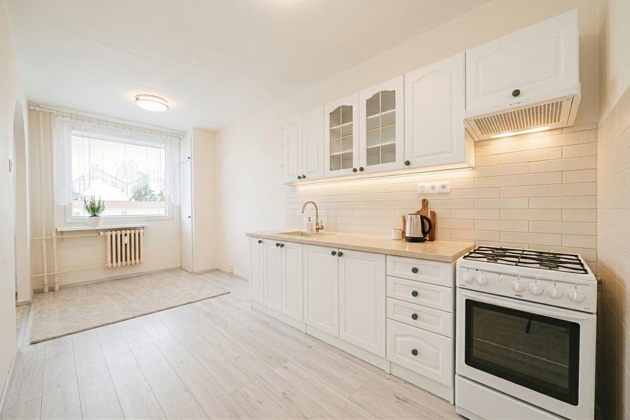 2 bedroom with open-plan kitchen flat to rent, 75 m², Jažlovická, Prague, Prague 2 bedroom with open-plan kitchen flat to rent, 75 m², Jažlovická, Prague, Prague
