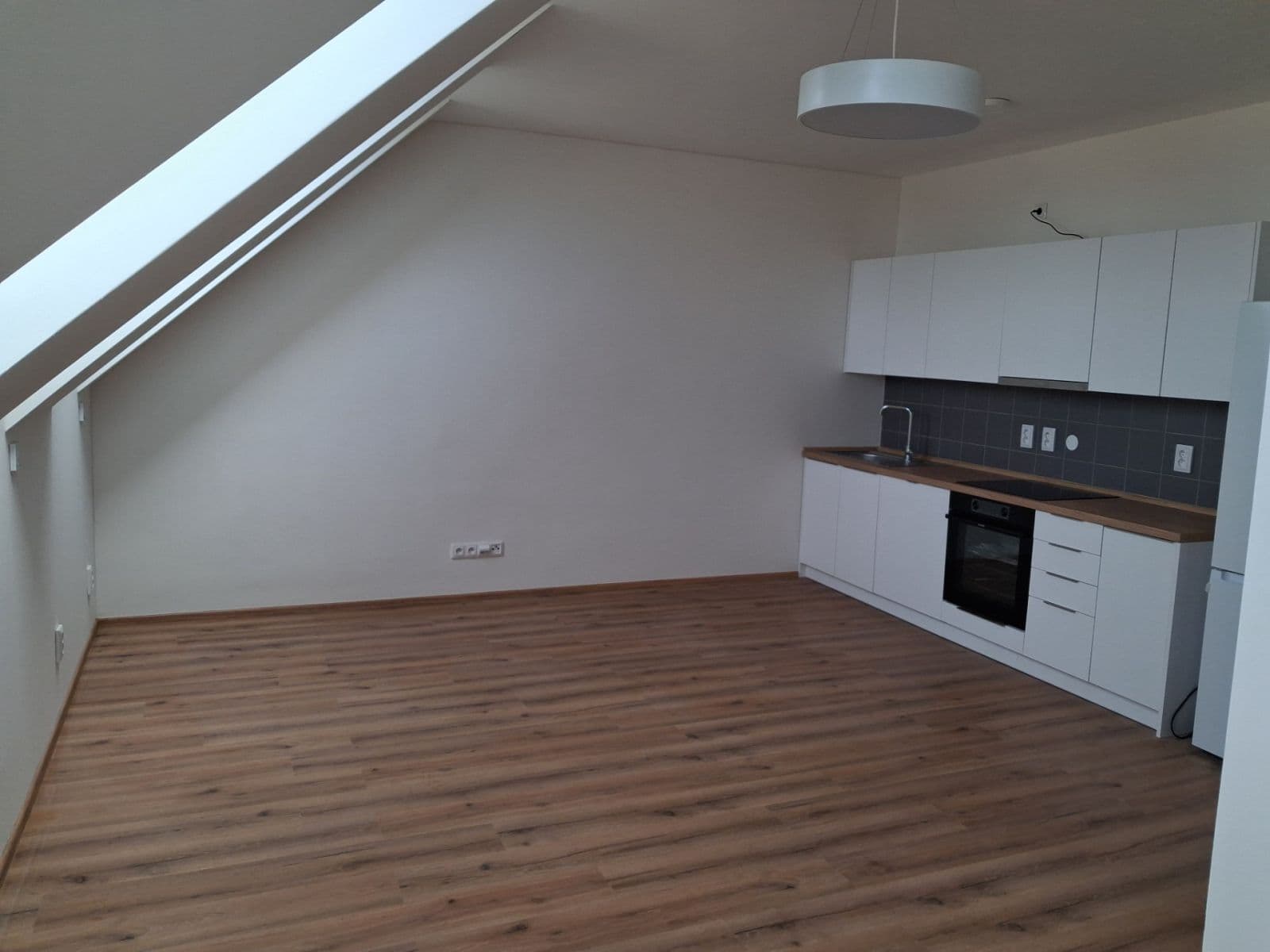 1 bedroom with open-plan kitchen flat to rent, 49 m², Revoluční, Šestajovice, Středočeský Region 1 bedroom with open-plan kitchen flat to rent, 49 m², Revoluční, Šestajovice, Středočeský Region