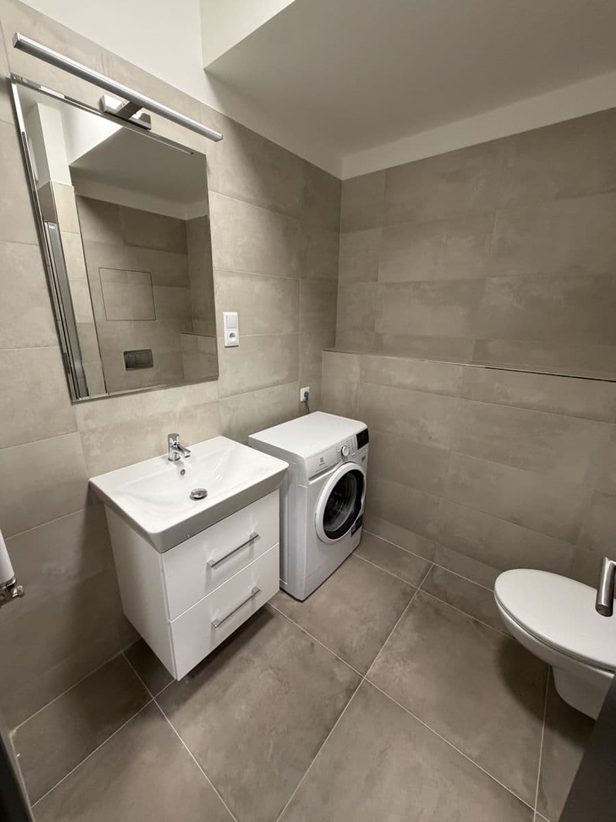 Studio flat to rent, 36 m², Gerstelova, Prague, Prague Studio flat to rent, 36 m², Gerstelova, Prague, Prague