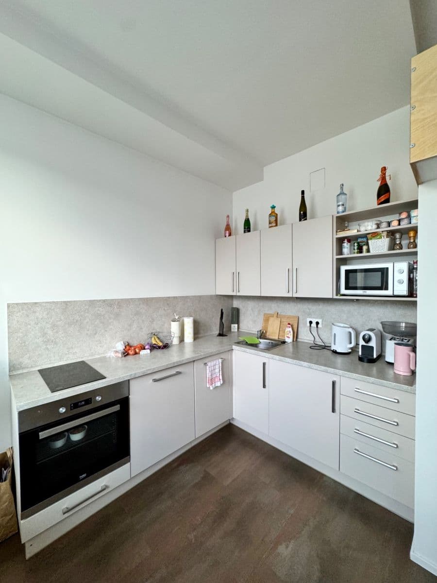 Studio flat to rent, 32 m², Geologická, Prague, Prague Studio flat to rent, 32 m², Geologická, Prague, Prague