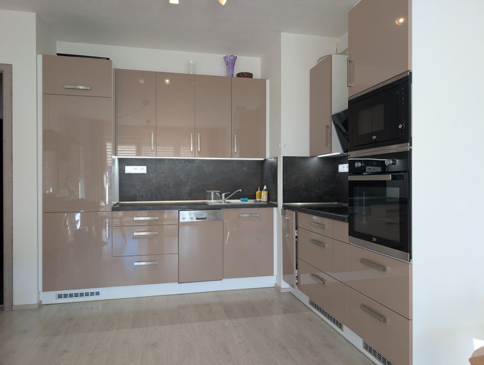 1 bedroom with open-plan kitchen flat to rent, 59 m², Štanderova, Prague, Prague 1 bedroom with open-plan kitchen flat to rent, 59 m², Štanderova, Prague, Prague