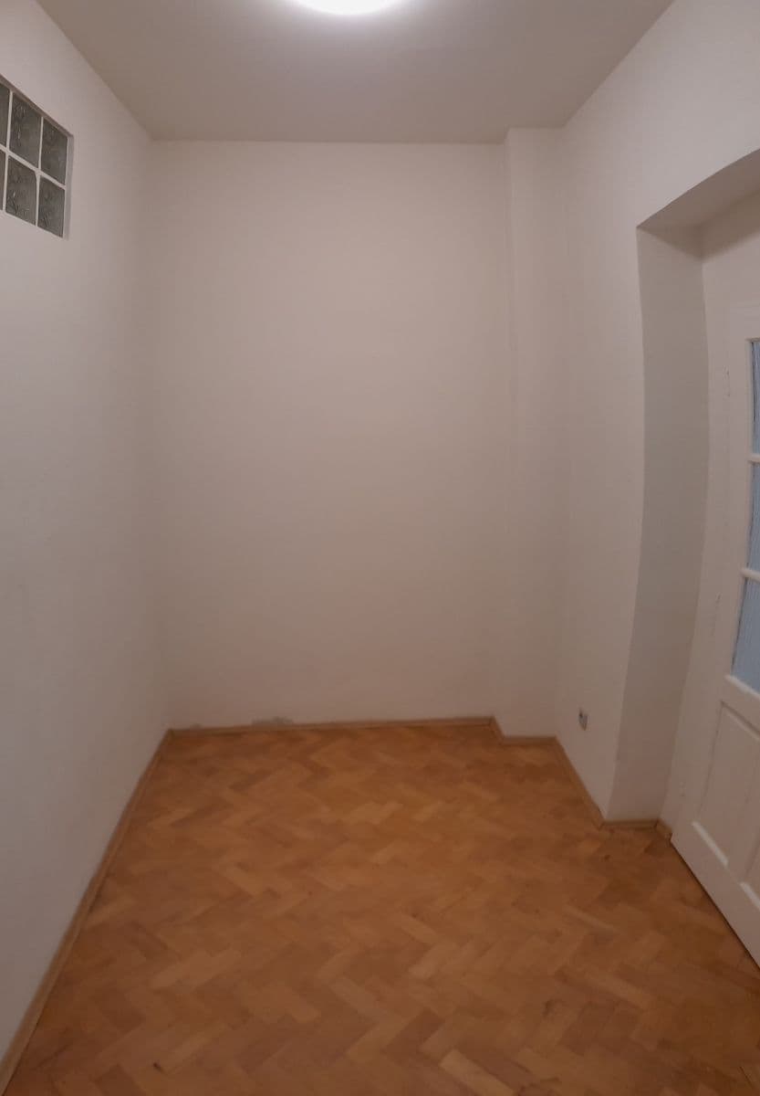 2 bedroom flat to rent, 64 m², Viktora Huga, Prague, Prague 2 bedroom flat to rent, 64 m², Viktora Huga, Prague, Prague