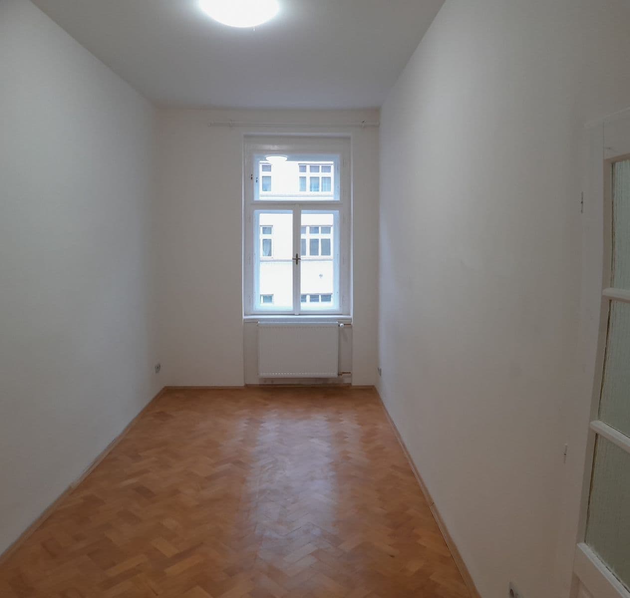 2 bedroom flat to rent, 64 m², Viktora Huga, Prague, Prague 2 bedroom flat to rent, 64 m², Viktora Huga, Prague, Prague