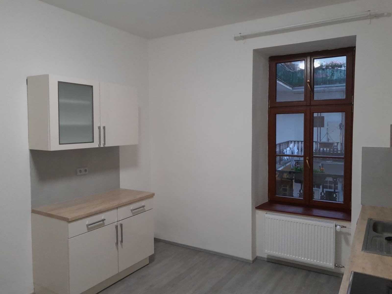 2 bedroom flat to rent, 64 m², Viktora Huga, Prague, Prague 2 bedroom flat to rent, 64 m², Viktora Huga, Prague, Prague
