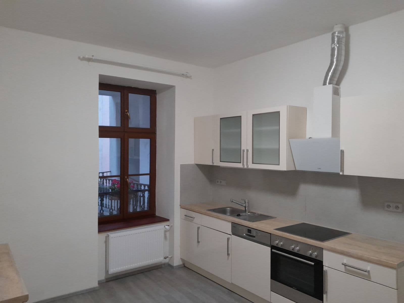 2 bedroom flat to rent, 64 m², Viktora Huga, Prague, Prague 2 bedroom flat to rent, 64 m², Viktora Huga, Prague, Prague