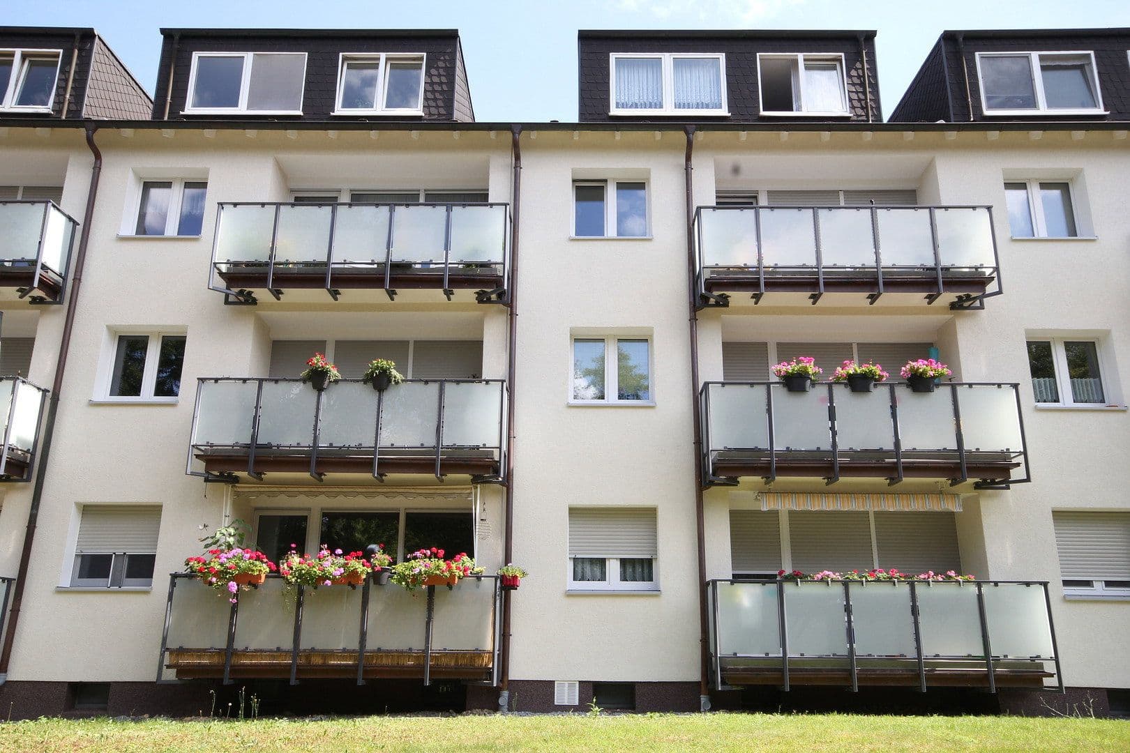 2 bedroom with open-plan kitchen flat to rent, 72 m², Geismarweg 14, Essen-Heisingen, North Rhine-Westphalia 2 bedroom with open-plan kitchen flat to rent, 72 m², Geismarweg 14, Essen-Heisingen, North Rhine-Westphalia