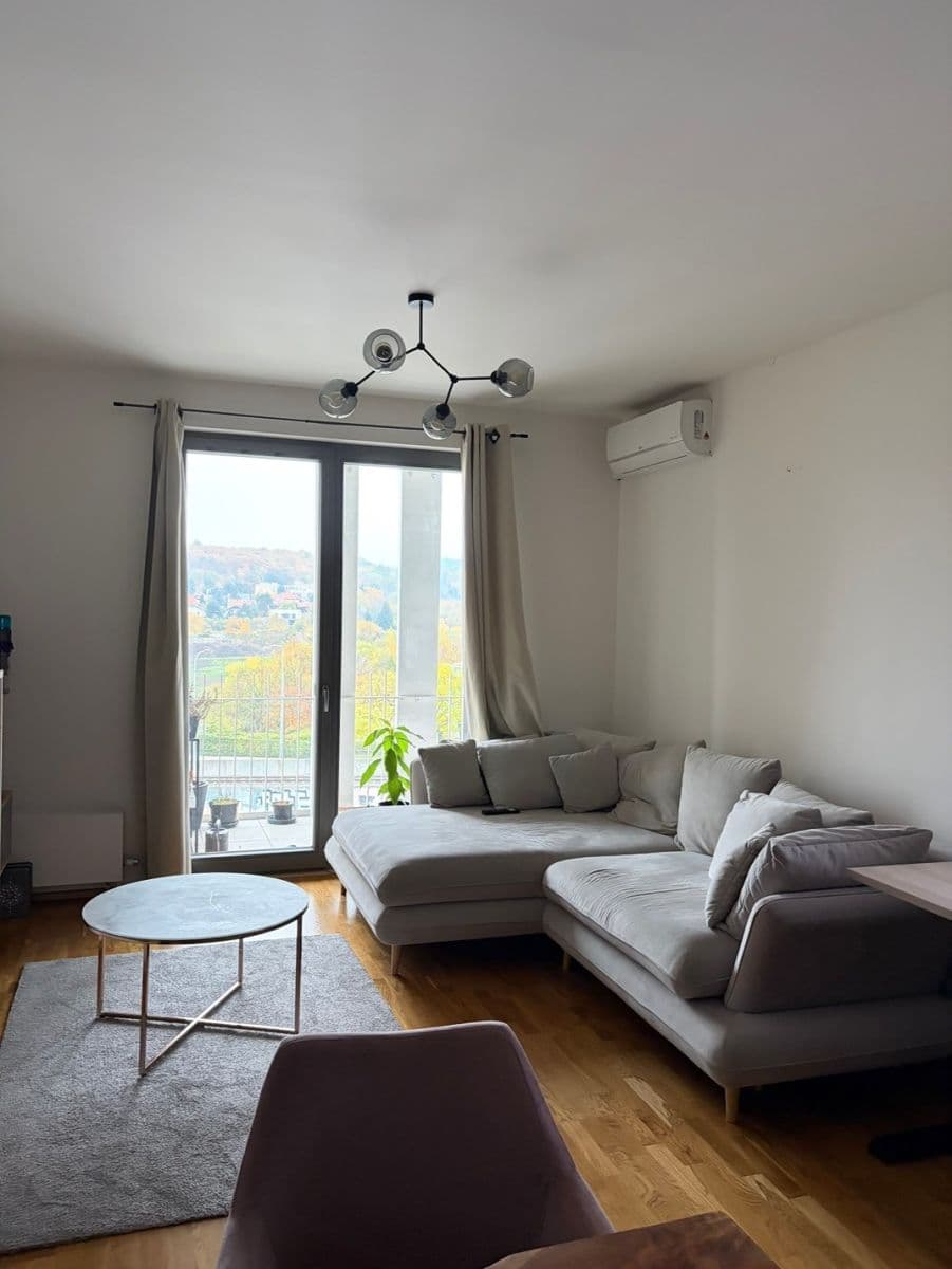 1 bedroom with open-plan kitchen flat to rent, 56 m², Mezi vodami, Prague, Prague 1 bedroom with open-plan kitchen flat to rent, 56 m², Mezi vodami, Prague, Prague