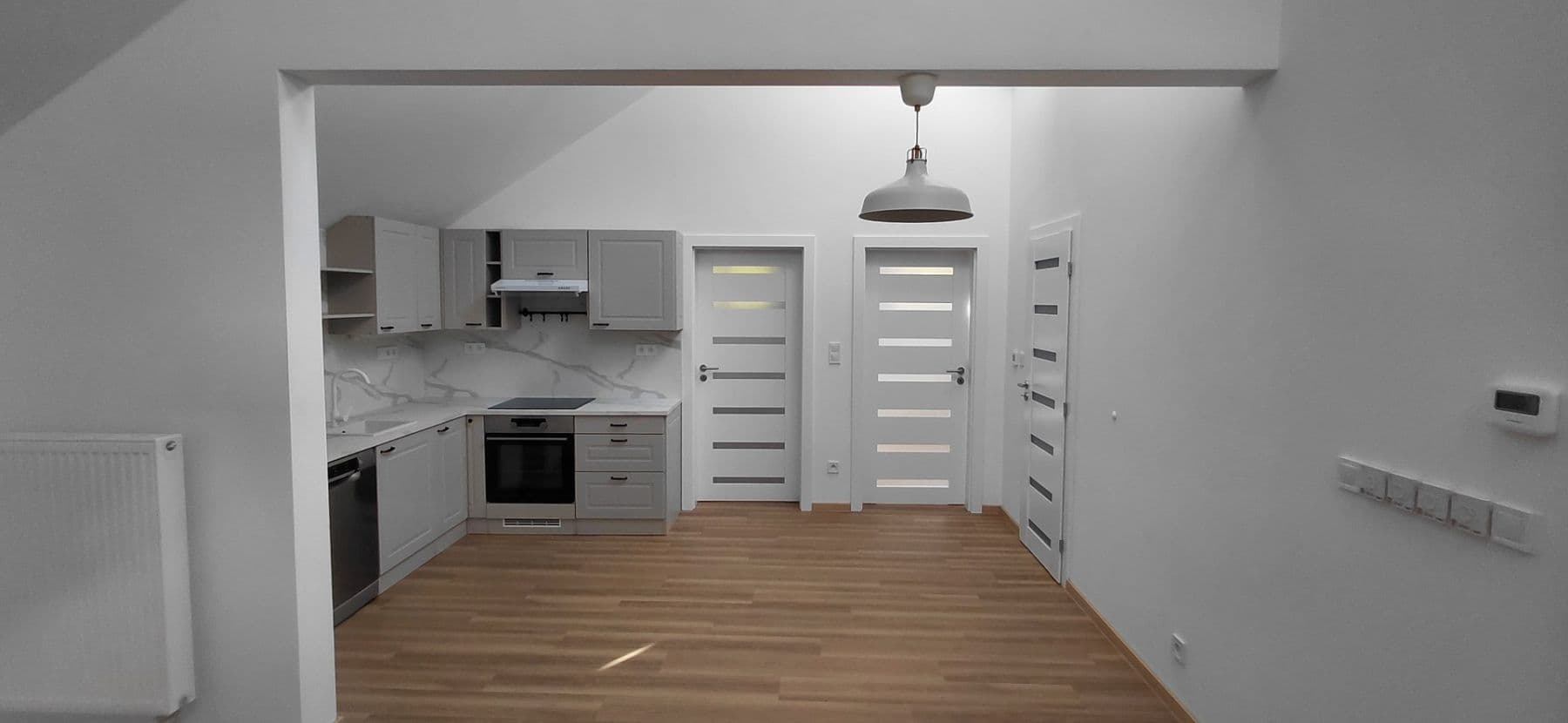 3 bedroom with open-plan kitchen flat to rent, 155 m², Jednostranná, Prague, Prague 3 bedroom with open-plan kitchen flat to rent, 155 m², Jednostranná, Prague, Prague