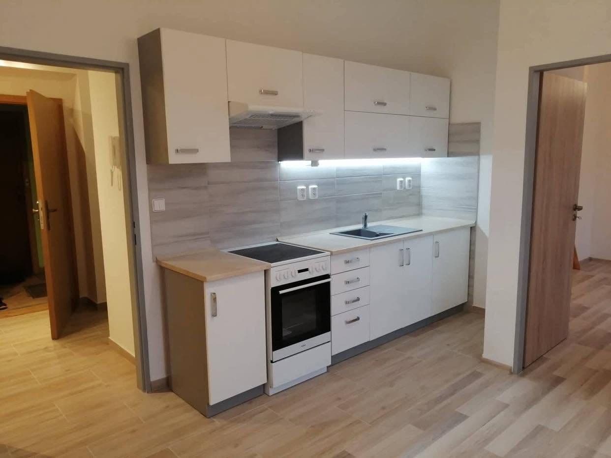 1 bedroom with open-plan kitchen flat to rent, 38 m², Buzulucká, Komárov, Středočeský Region 1 bedroom with open-plan kitchen flat to rent, 38 m², Buzulucká, Komárov, Středočeský Region