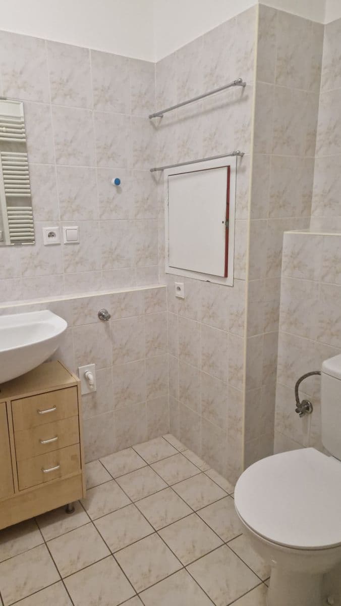 1 bedroom with open-plan kitchen flat for sale, 46 m², Pelušková, Prague, Prague 1 bedroom with open-plan kitchen flat for sale, 46 m², Pelušková, Prague, Prague