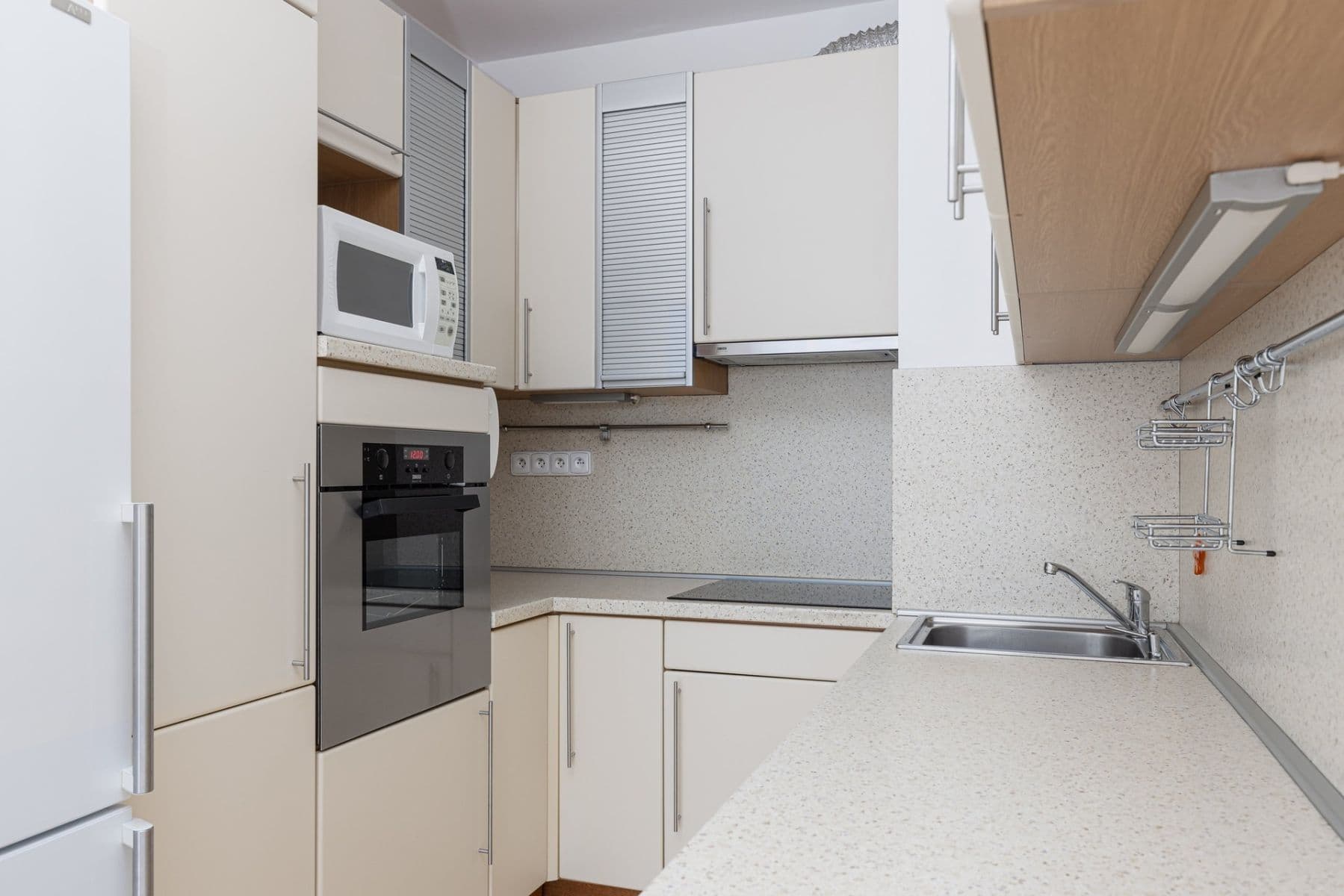 1 bedroom with open-plan kitchen flat to rent, 53 m², Velenovského, Prague, Prague 1 bedroom with open-plan kitchen flat to rent, 53 m², Velenovského, Prague, Prague