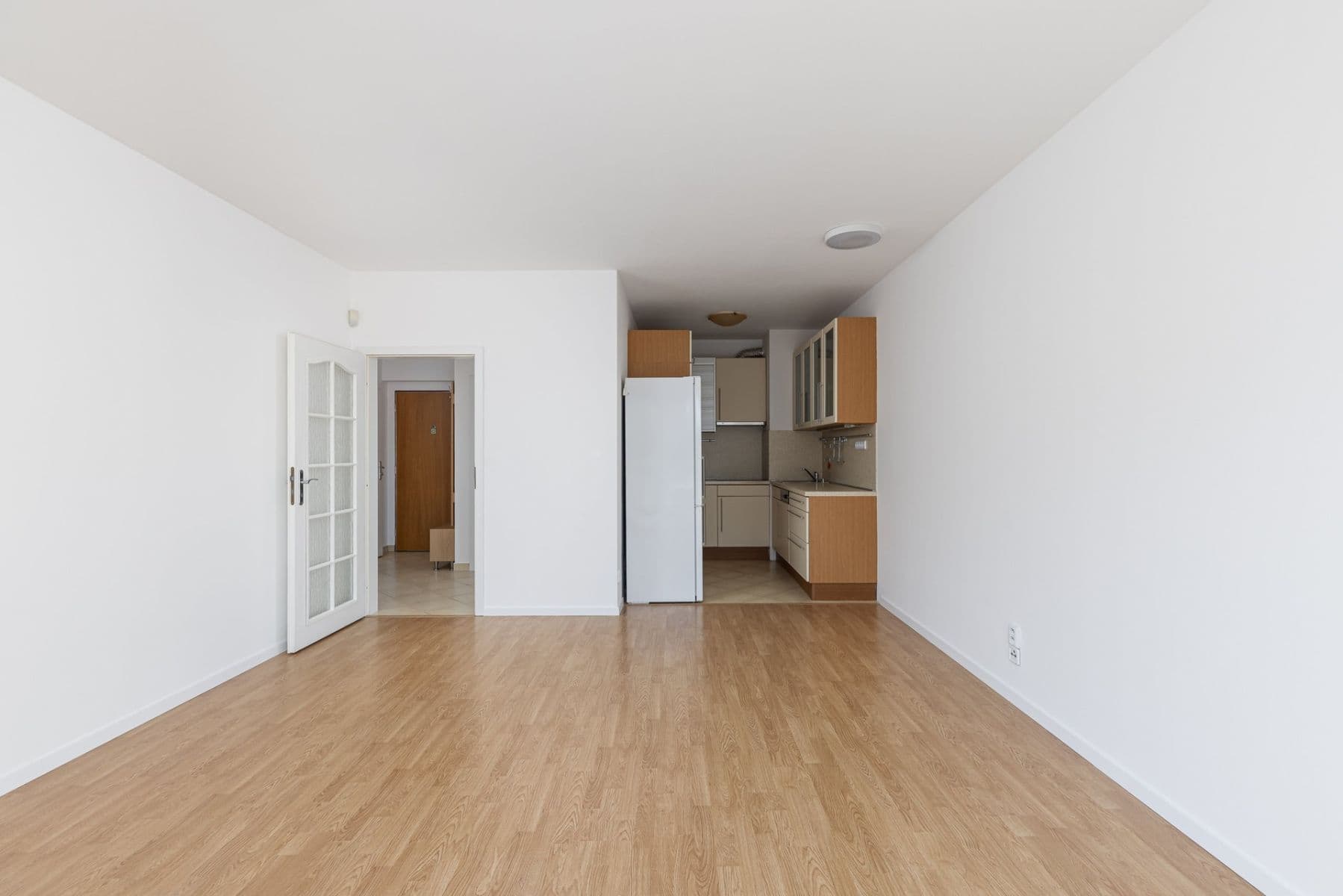 1 bedroom with open-plan kitchen flat to rent, 53 m², Velenovského, Prague, Prague 1 bedroom with open-plan kitchen flat to rent, 53 m², Velenovského, Prague, Prague