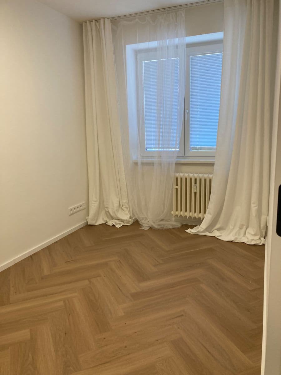 2 bedroom with open-plan kitchen flat to rent, 64 m², Merhautova, Brno, Jihomoravský Region 2 bedroom with open-plan kitchen flat to rent, 64 m², Merhautova, Brno, Jihomoravský Region
