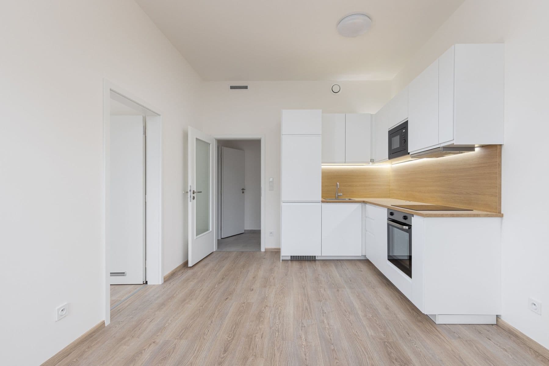 1 bedroom with open-plan kitchen flat to rent, 41 m², Arnošta Staňka, Prague, Prague 1 bedroom with open-plan kitchen flat to rent, 41 m², Arnošta Staňka, Prague, Prague