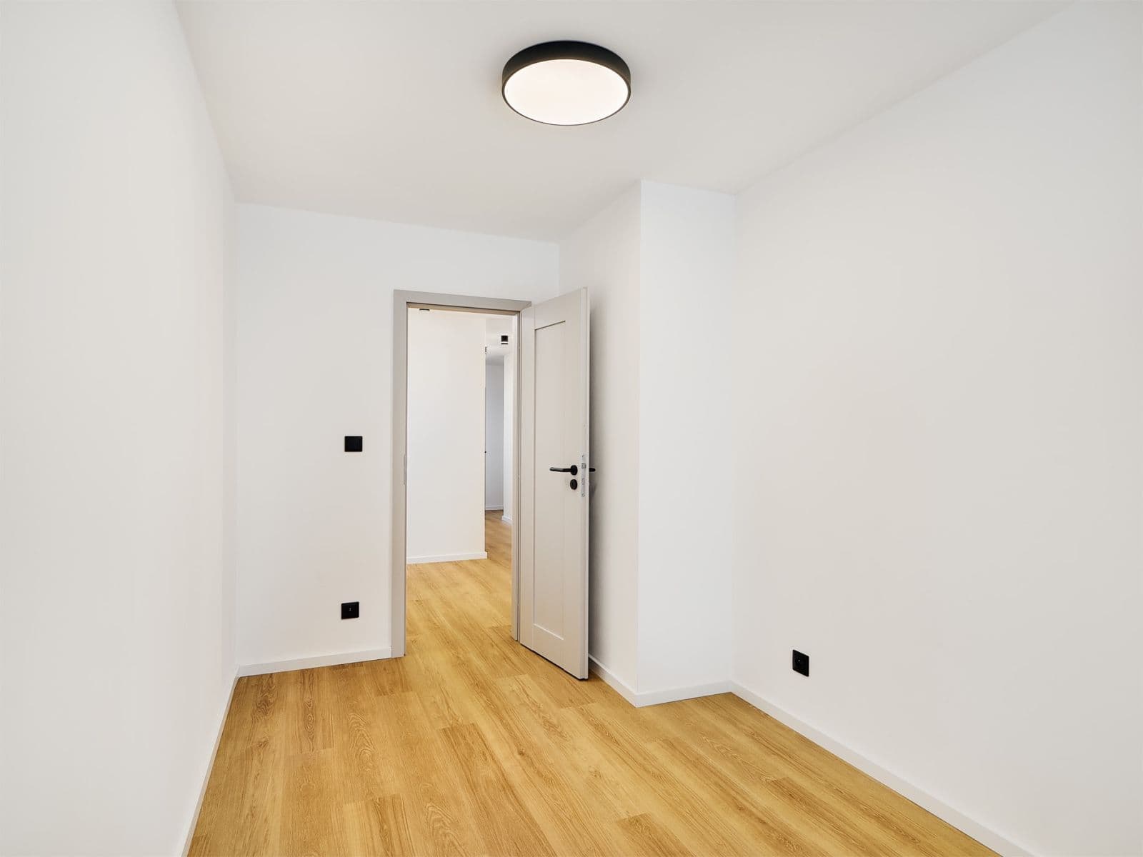 3 bedroom with open-plan kitchen flat for sale, 78 m², Nevanova, Prague, Prague 3 bedroom with open-plan kitchen flat for sale, 78 m², Nevanova, Prague, Prague