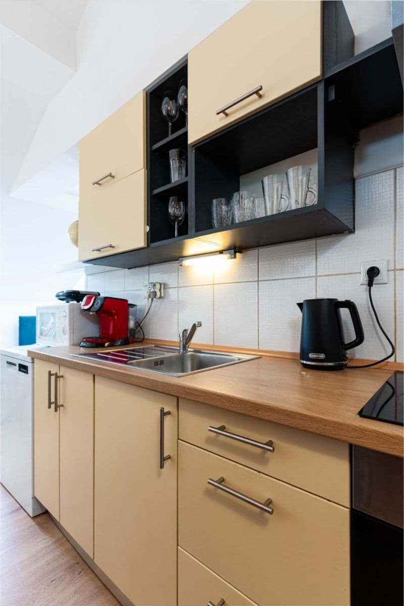 3 bedroom flat to rent, 134 m², Wenzigova, Prague, Prague 3 bedroom flat to rent, 134 m², Wenzigova, Prague, Prague