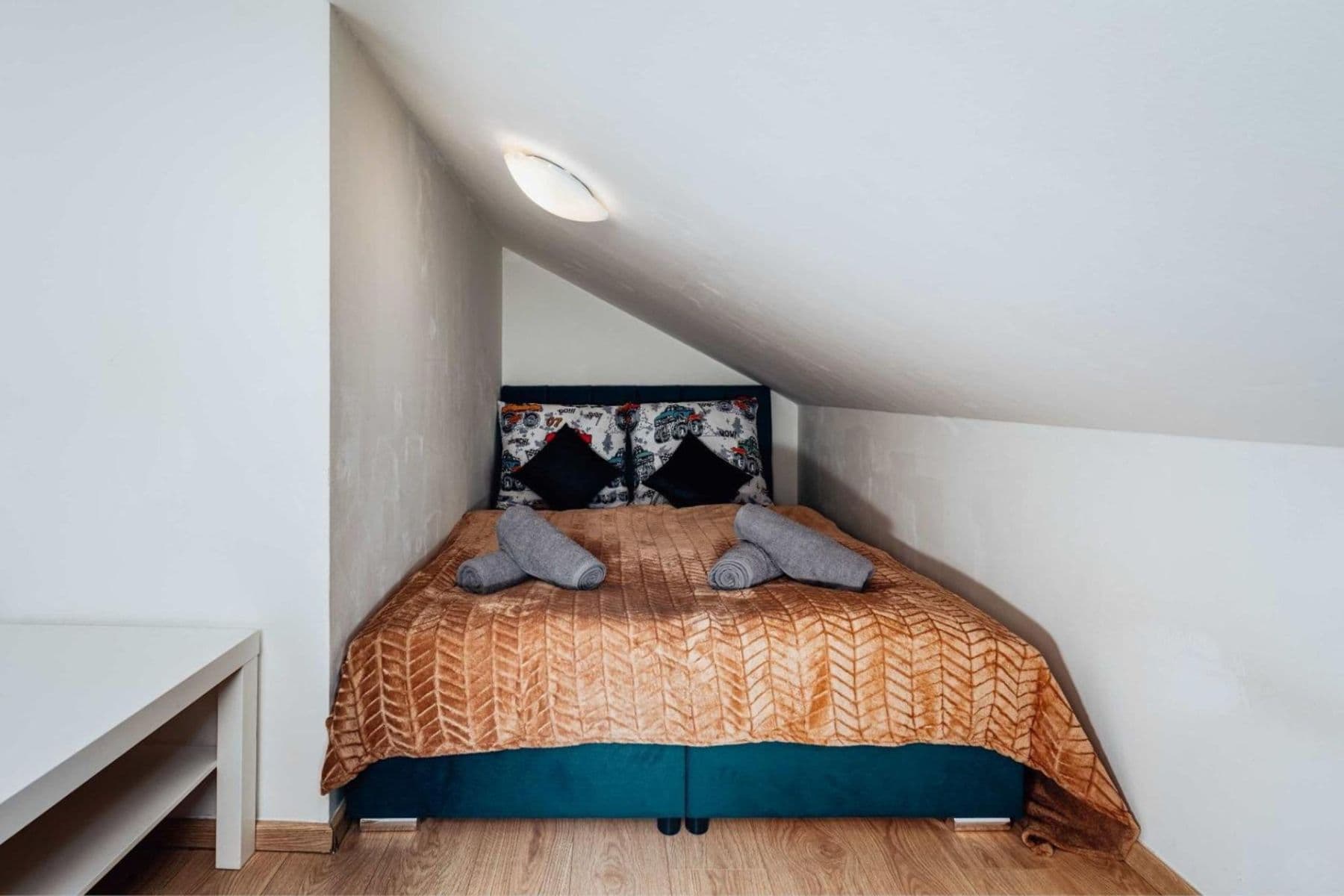 3 bedroom flat to rent, 134 m², Wenzigova, Prague, Prague 3 bedroom flat to rent, 134 m², Wenzigova, Prague, Prague