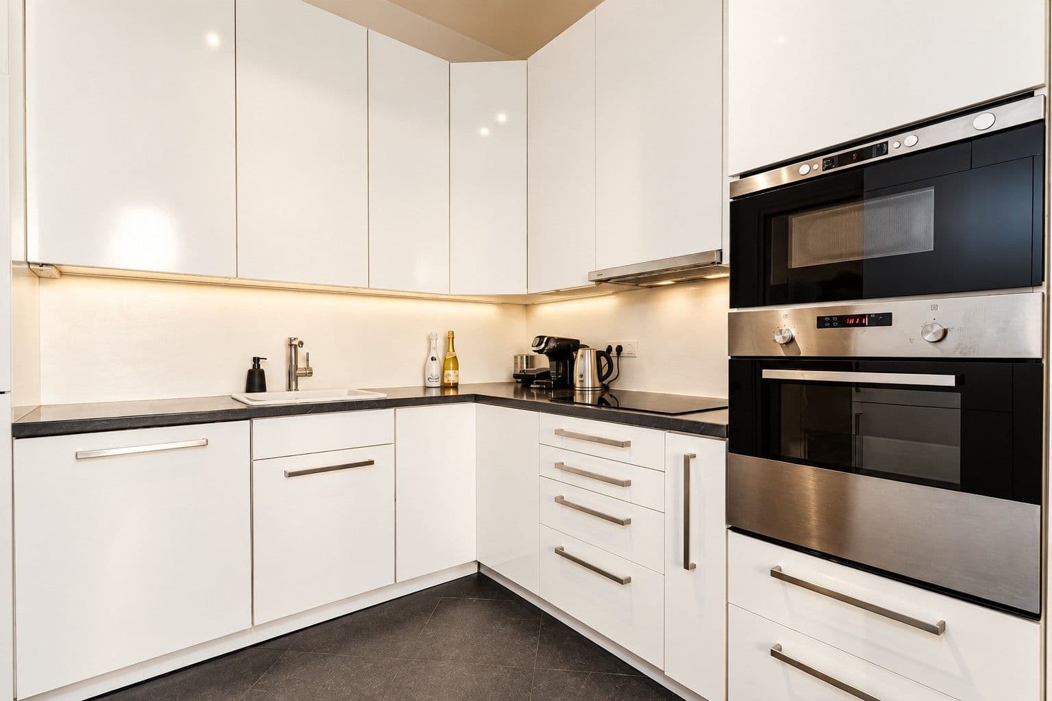 4 bedroom flat to rent, 110 m², Vratislavova, Prague, Prague 4 bedroom flat to rent, 110 m², Vratislavova, Prague, Prague