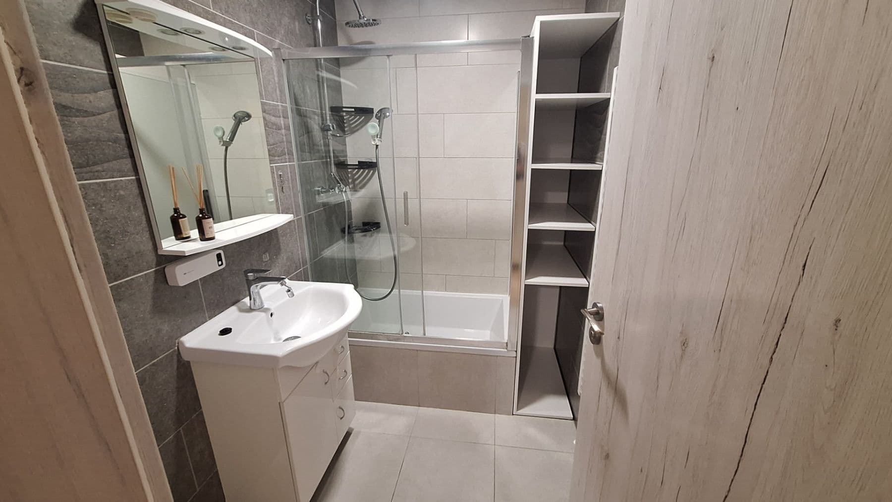 2 bedroom with open-plan kitchen flat to rent, 70 m², Frýdlantská, Prague, Prague 2 bedroom with open-plan kitchen flat to rent, 70 m², Frýdlantská, Prague, Prague