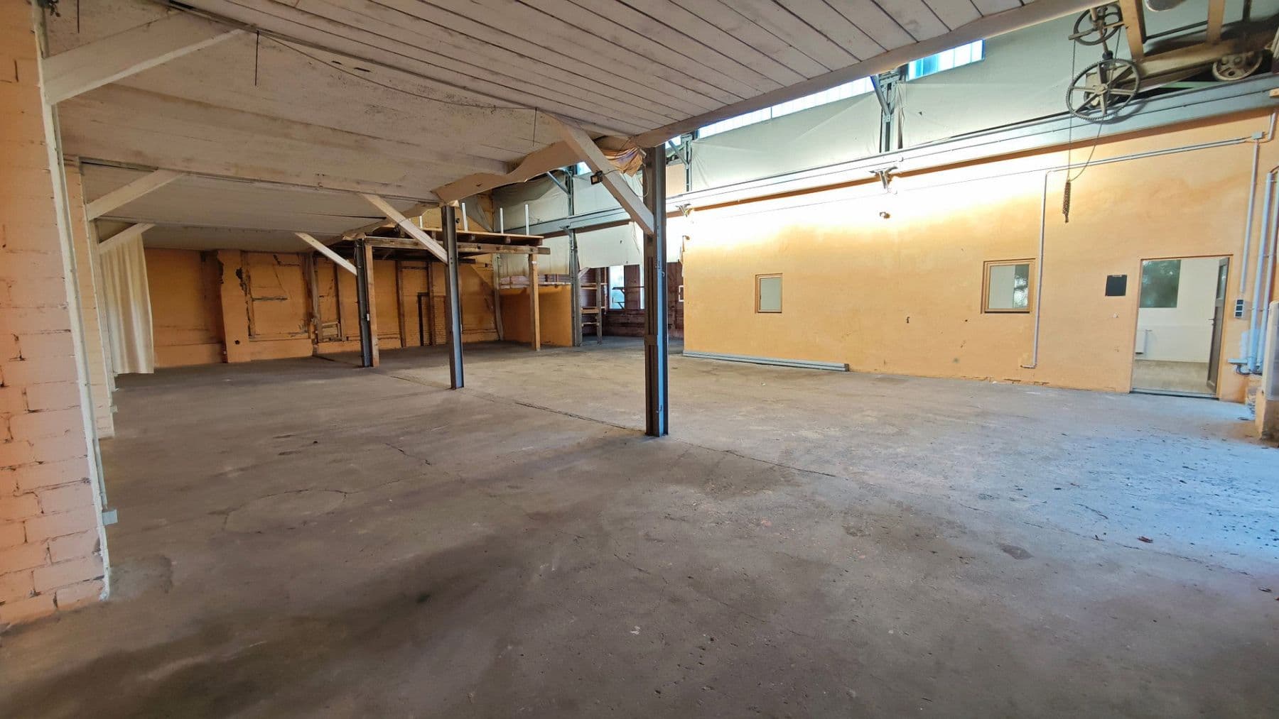 non-residential property to rent, 420 m², Reinshagener Str., Remscheid, North Rhine-Westphalia non-residential property to rent, 420 m², Reinshagener Str., Remscheid, North Rhine-Westphalia
