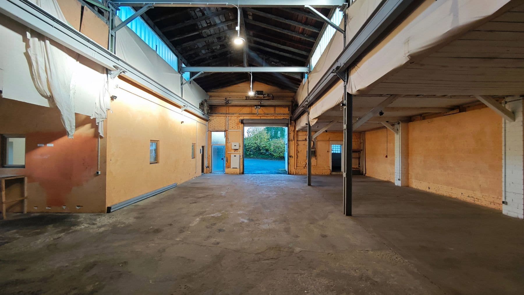 non-residential property to rent, 420 m², Reinshagener Str., Remscheid, North Rhine-Westphalia non-residential property to rent, 420 m², Reinshagener Str., Remscheid, North Rhine-Westphalia