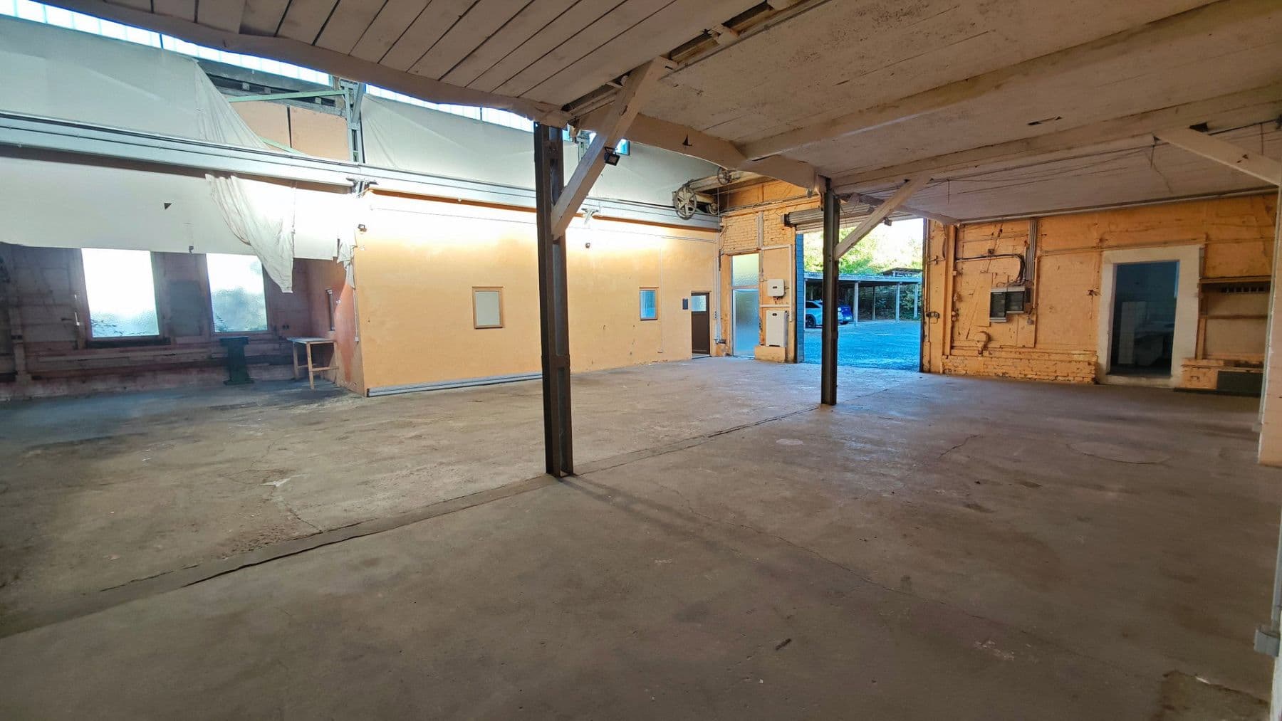 non-residential property to rent, 420 m², Reinshagener Str., Remscheid, North Rhine-Westphalia non-residential property to rent, 420 m², Reinshagener Str., Remscheid, North Rhine-Westphalia