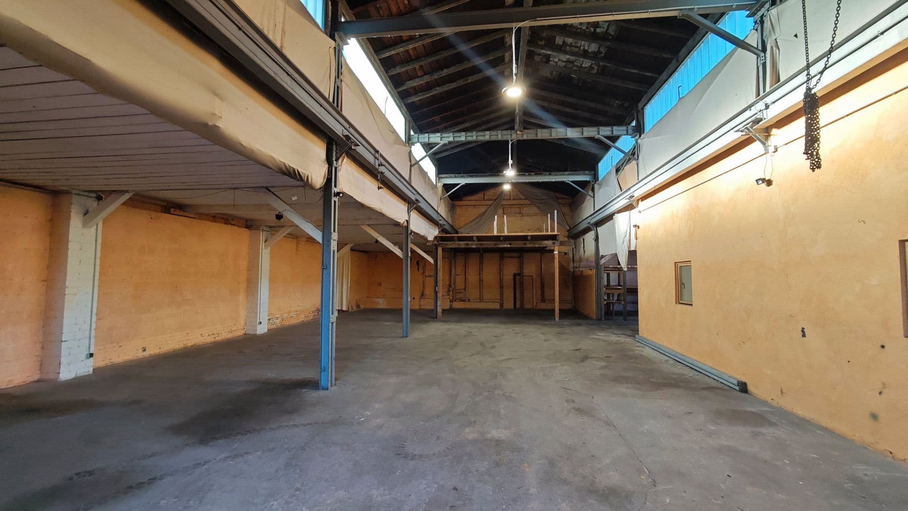 non-residential property to rent, 420 m², Reinshagener Str., Remscheid, North Rhine-Westphalia non-residential property to rent, 420 m², Reinshagener Str., Remscheid, North Rhine-Westphalia