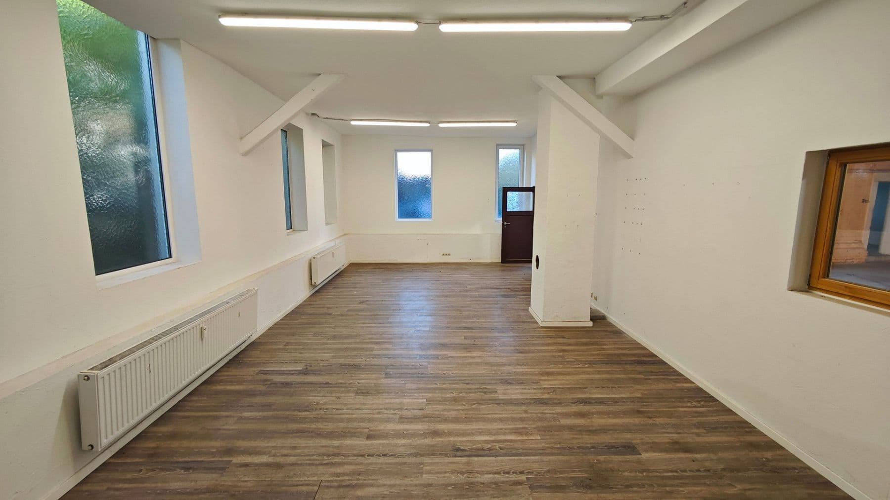non-residential property to rent, 420 m², Reinshagener Str., Remscheid, North Rhine-Westphalia non-residential property to rent, 420 m², Reinshagener Str., Remscheid, North Rhine-Westphalia