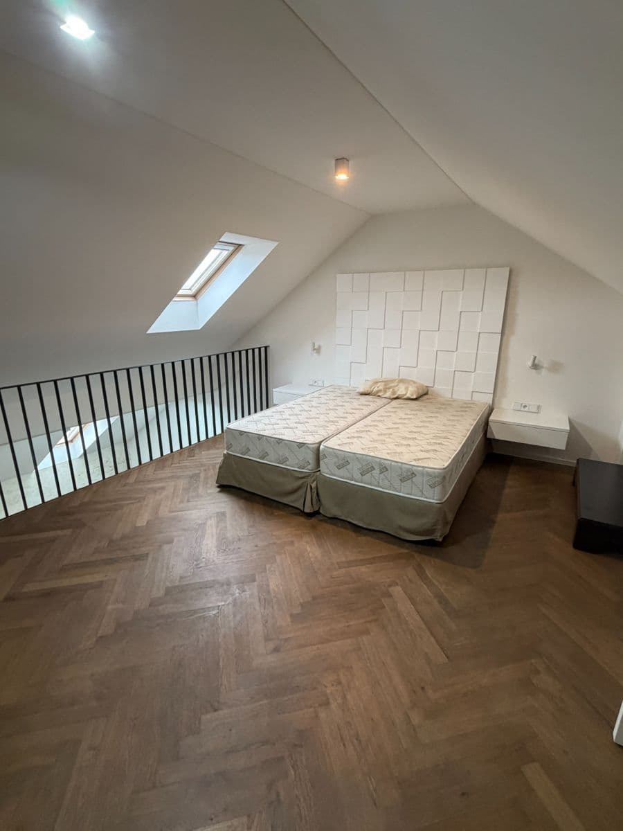2 bedroom with open-plan kitchen flat to rent, 69 m², Staropramenná, Prague, Prague 2 bedroom with open-plan kitchen flat to rent, 69 m², Staropramenná, Prague, Prague