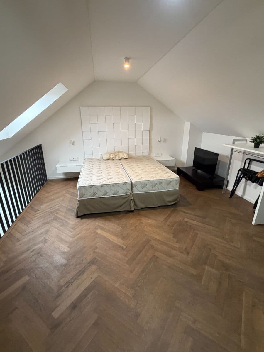 2 bedroom with open-plan kitchen flat to rent, 69 m², Staropramenná, Prague, Prague 2 bedroom with open-plan kitchen flat to rent, 69 m², Staropramenná, Prague, Prague