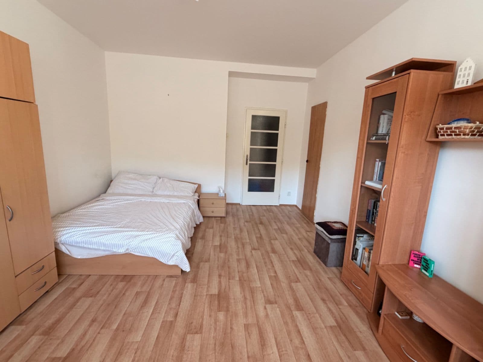 Studio flat to rent, 30 m², Vrchlického, Prague, Prague Studio flat to rent, 30 m², Vrchlického, Prague, Prague