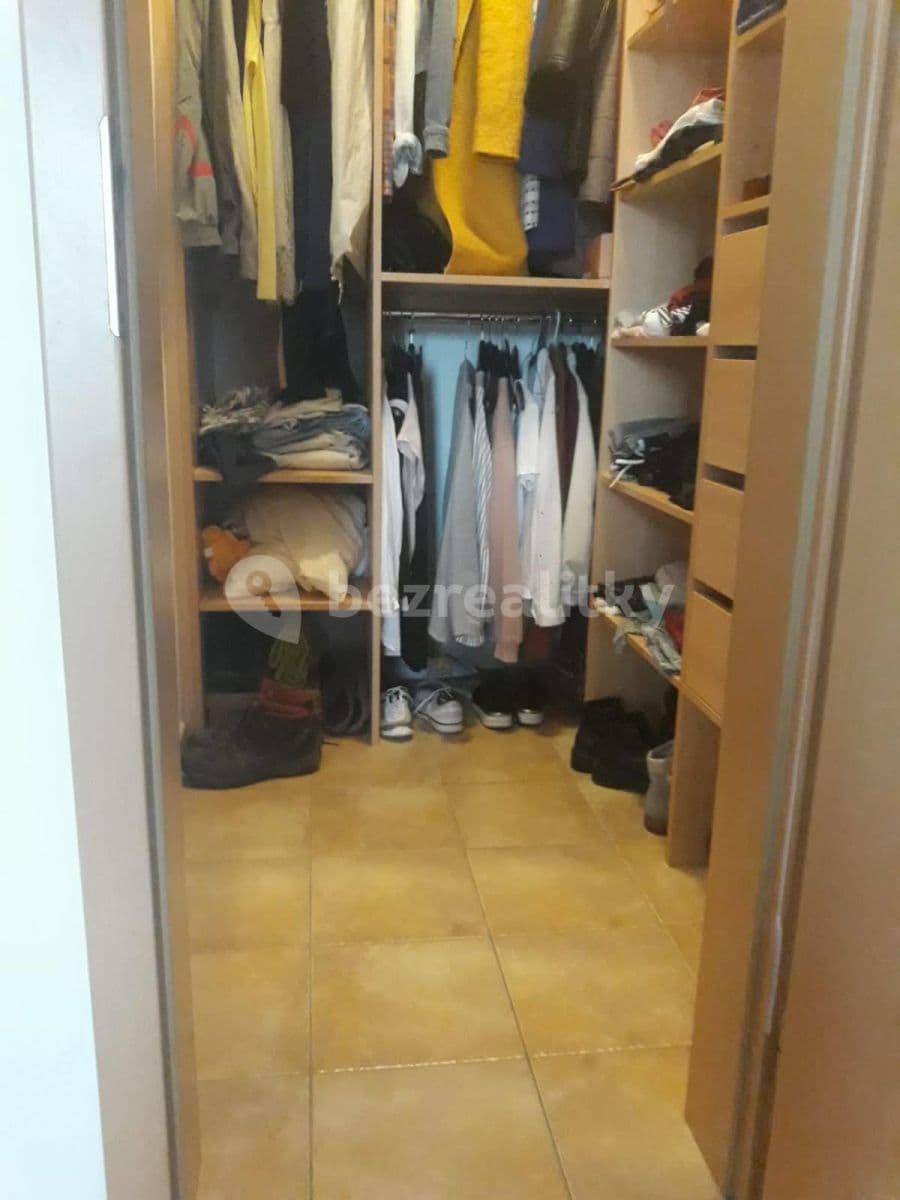 1 bedroom with open-plan kitchen flat to rent, 62 m², Za Zámečkem, Prague, Prague 1 bedroom with open-plan kitchen flat to rent, 62 m², Za Zámečkem, Prague, Prague